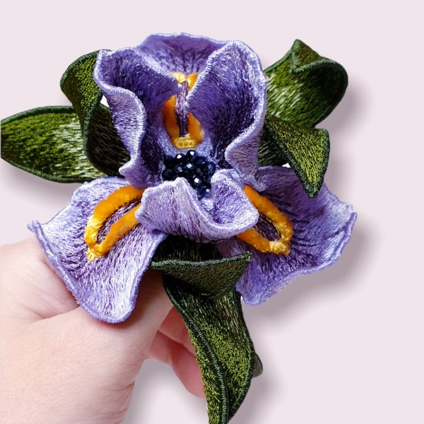 Iris FSL machine embroidery design digital pattern