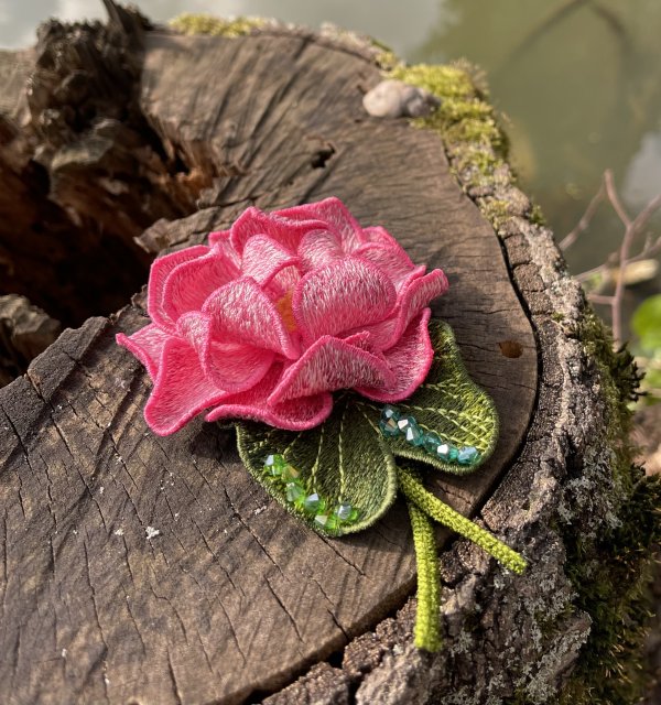 Water lily FSL machine embroidery design 3D flower for making hairpins, brooches or other decoration