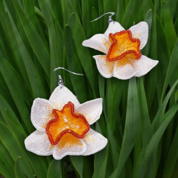 Daffodils FSL machine embroidery design