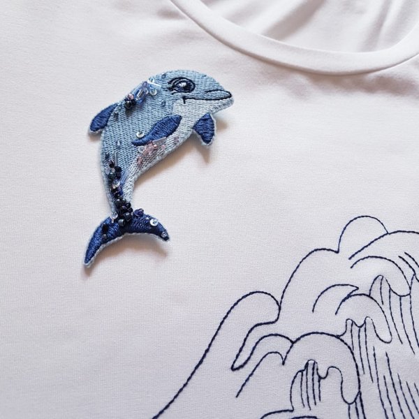 Set of designs Dolphin and sea brooch and embroidery