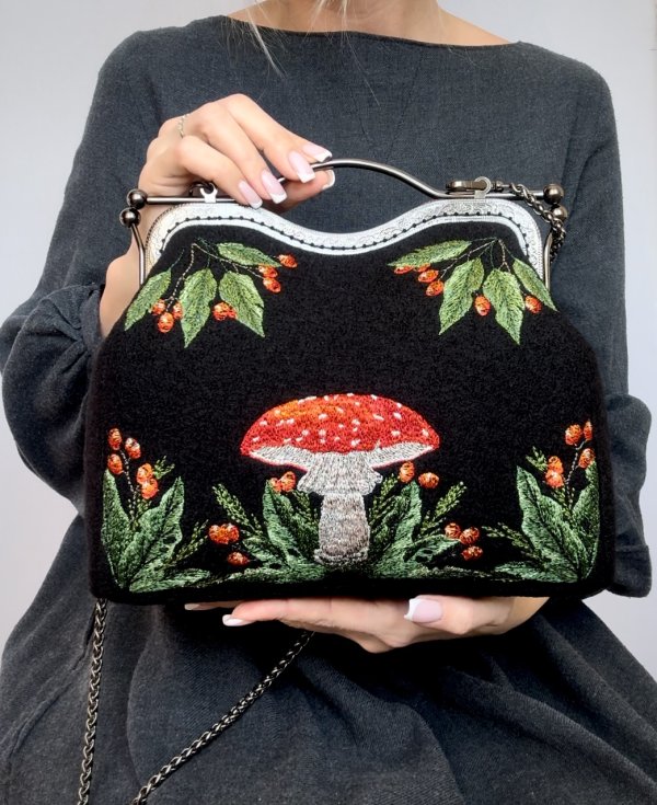 Machine embroidery design “Fly agaric” using artistic satin stitch technique