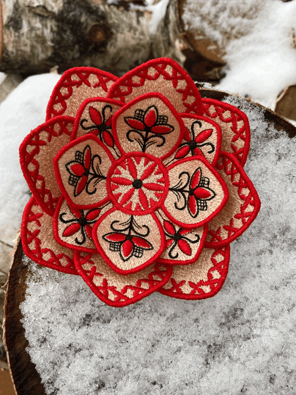 Фантазийный цветок-брошь ФСЛ в стиле Мезенской росписи, дизайн машинной вышивки